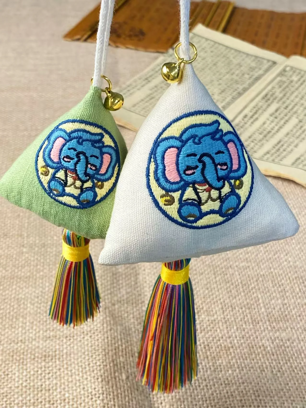 Elephant Sachet — 包