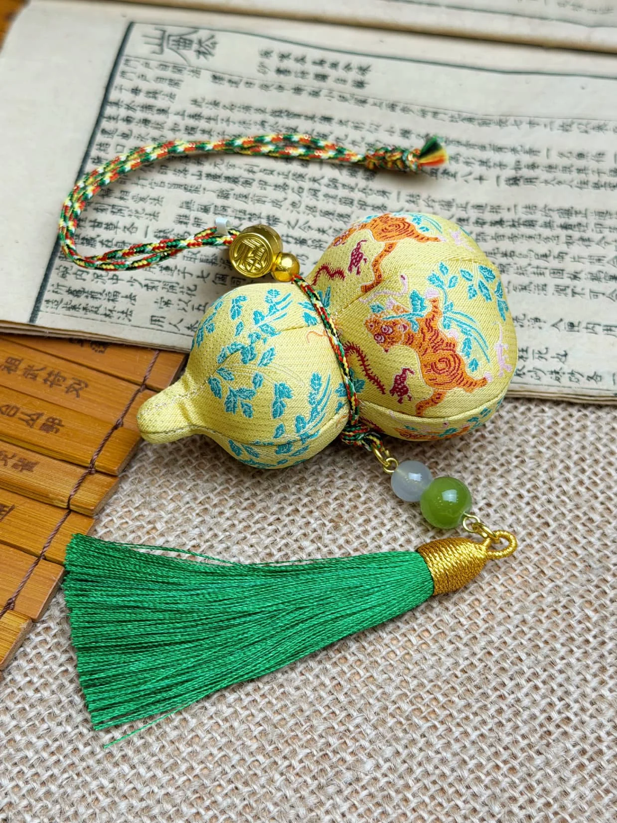Gourd Sachet — 包